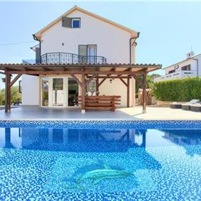 4 Bedroom Villa with Pool and Terrace near Malinska, Sleeps 8-10